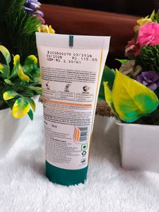 Himalaya Dark Spot Clearing Turmeric Face Wash | F