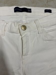 Classic White Skinny Jeans