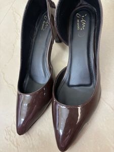 JIM LOOKS Chic short heels