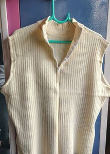 Ribbed Mock Neck Zip Sleeveless Top