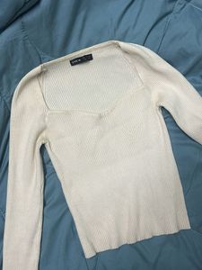 Chic Ribbed Knit Top with Sweetheart Neckline