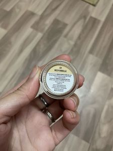 Pot Concealer With Brush