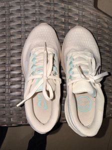 Nike Women Air Winflow 10 Running Shoes