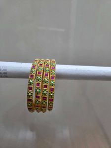 🎉Today only🎉Set of 4 Traditional Bangles