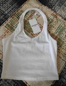 SAVANA Ribbed White Halter Crop Top