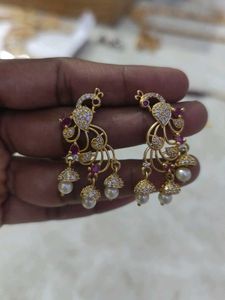 Ad stone earrings