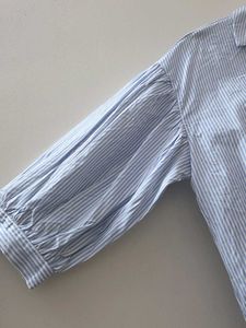 size xs dnmx Blue Striped Button-Up Shirt