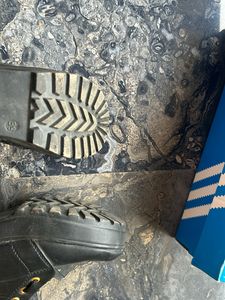 THROWAWAY PRICE BOOTS