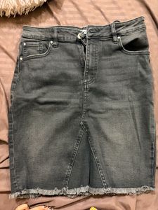 Stylish Grey Denim Skirt