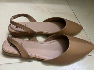 Stylish Tan Pointed Flats