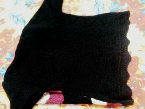 Chic Black &amp; Burgundy Knit Cardigan