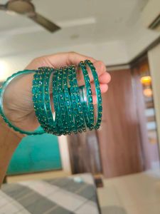 Beautiful Raindrop glass Bangles Set