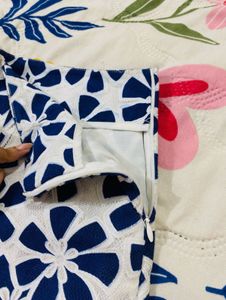Stylish Navy &amp; White Printed Shorts