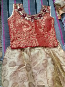 Crop Top With Skirt M To L Size