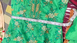 Green partyware net suit