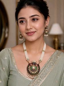 Exquisite Peacock Design Necklace Set