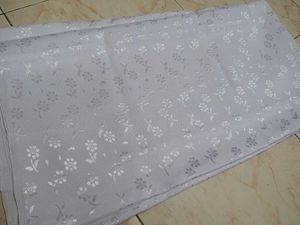 Elegant White Floral 1m Blouse Bit