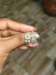 Adjustable Silver 97.5 toe rings new with box