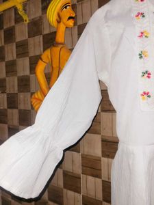 Elegant White Embroidered Kurta