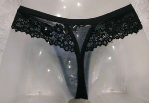 Elegant Black Lace Thong 🖤