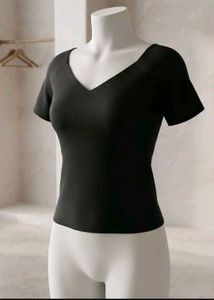 Sleek Black V-Neck Short Sleeve Top