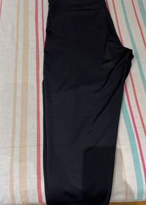 Black Athletic Capri Leggings size XL