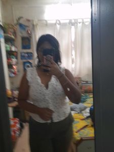PRETTY FLORAL TOP🌸🩷