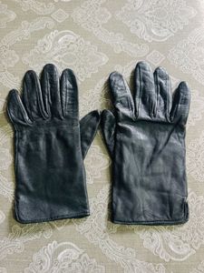 H&amp;M Classic Black Leather Gloves