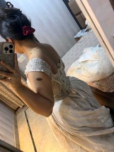 🎀🕊️Elegant Pearl Embellished Gown