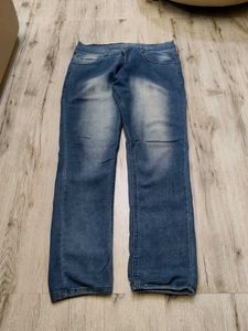 Ma5689 Signature jeans waist 32 inches