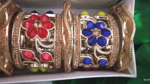 Exquisite Floral Bangles Set