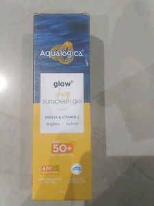 Aqualogica Glow+ Dewy Sunscreen Gel