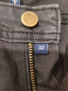 Stylish Black Jeans