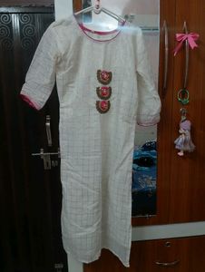 Elegant White Checked Kurta XL size
