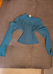 blue crop full sleeves top