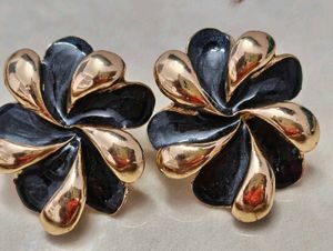 Vintage Black &amp; Gold Floral Earrings