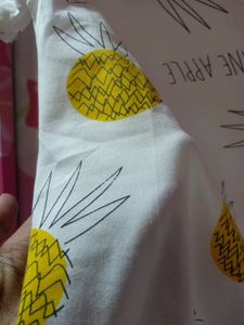 White Pine Apple Print T-shirt