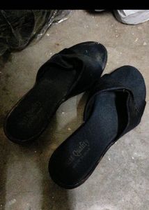 Black Flip-Flops Sandals