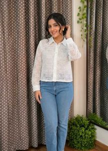 Chic White Lace Collared Shirt Style