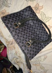 Stylish &amp; Spacious Everyday Handbag