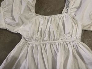 • Romantic Selkie-Style White Puff Sleeve Peplum t
