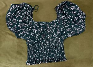 Floral black Smocked Puff Sleeve Top