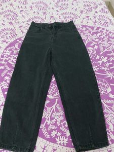 Charcoal black color baggy jeanse balloon fit