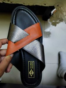 Selling Lee Cooper Flats In ₹200