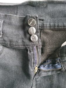 Stylish Dark Wash Skinny Jeans