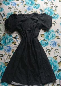 🖤🎀 Chic Black Puff-Sleeve Mini Dress 🎀🖤