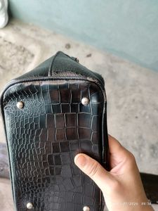 Chic Black Croc Embossed Bucket Bag