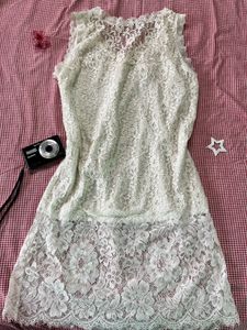 Elegant White Lace Sleeveless Top