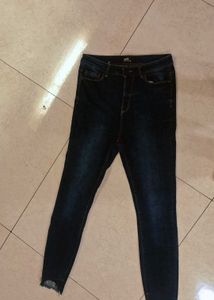 Stylish Dark Wash Skinny Jeans