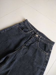 aesthetic baggy jeans